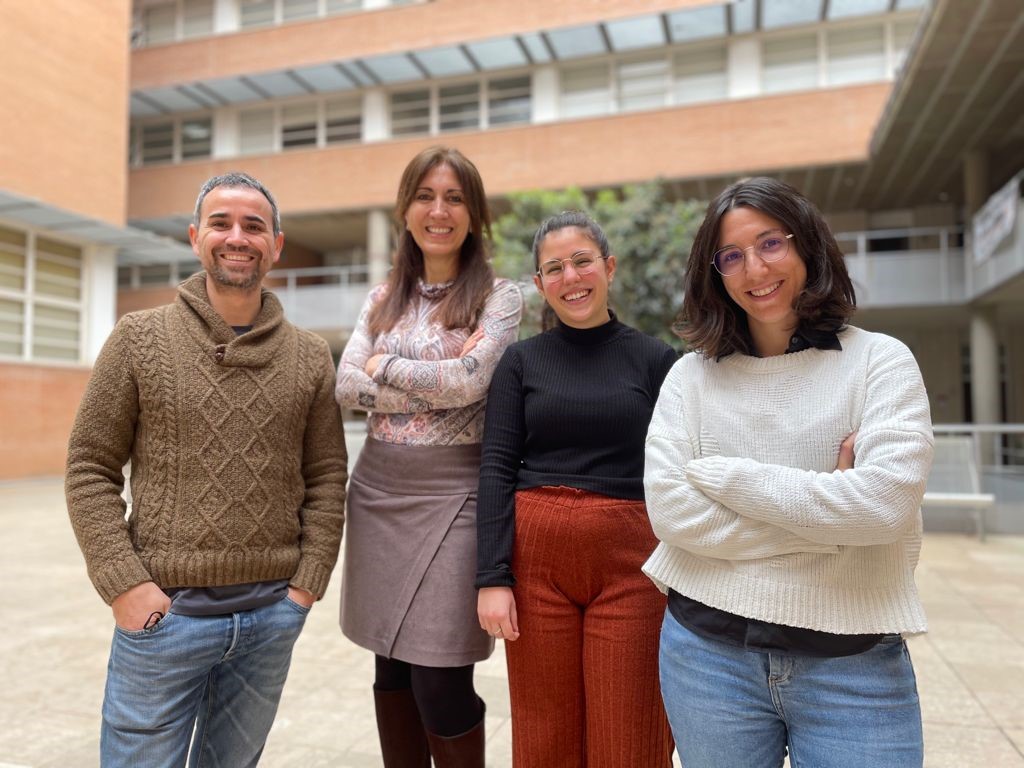 D'esquerra a dreta, l'investigador Andrés Díaz-López i les investigadoras Nancy Babio, Cristina Valle-Hita i Nerea Becerra-Tomás